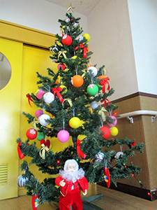 ボランティアの方提供によるクリスマスツリー写真